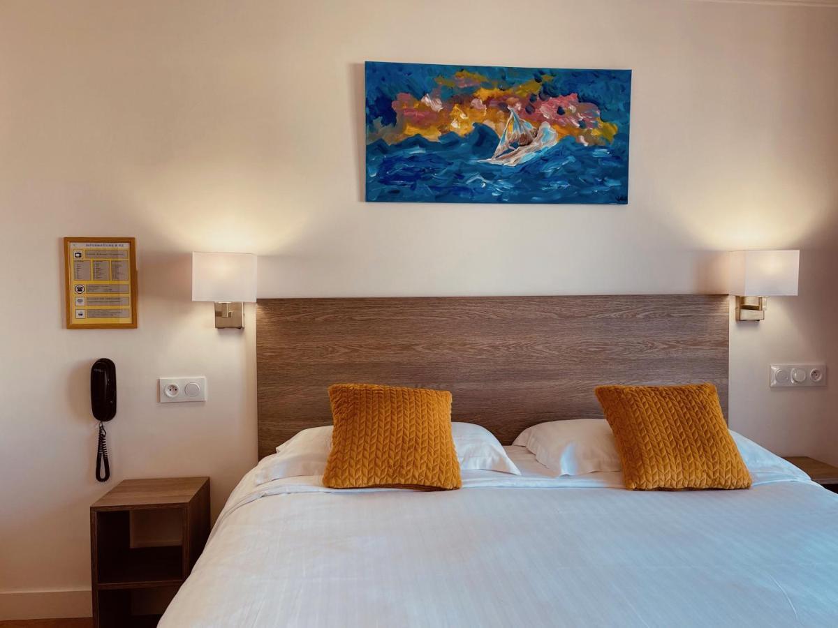 Hotel Courbet Juan-les-Pins Exterior photo