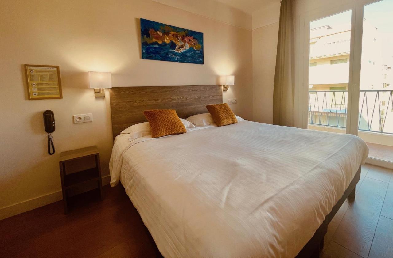 Hotel Courbet Juan-les-Pins Exterior photo