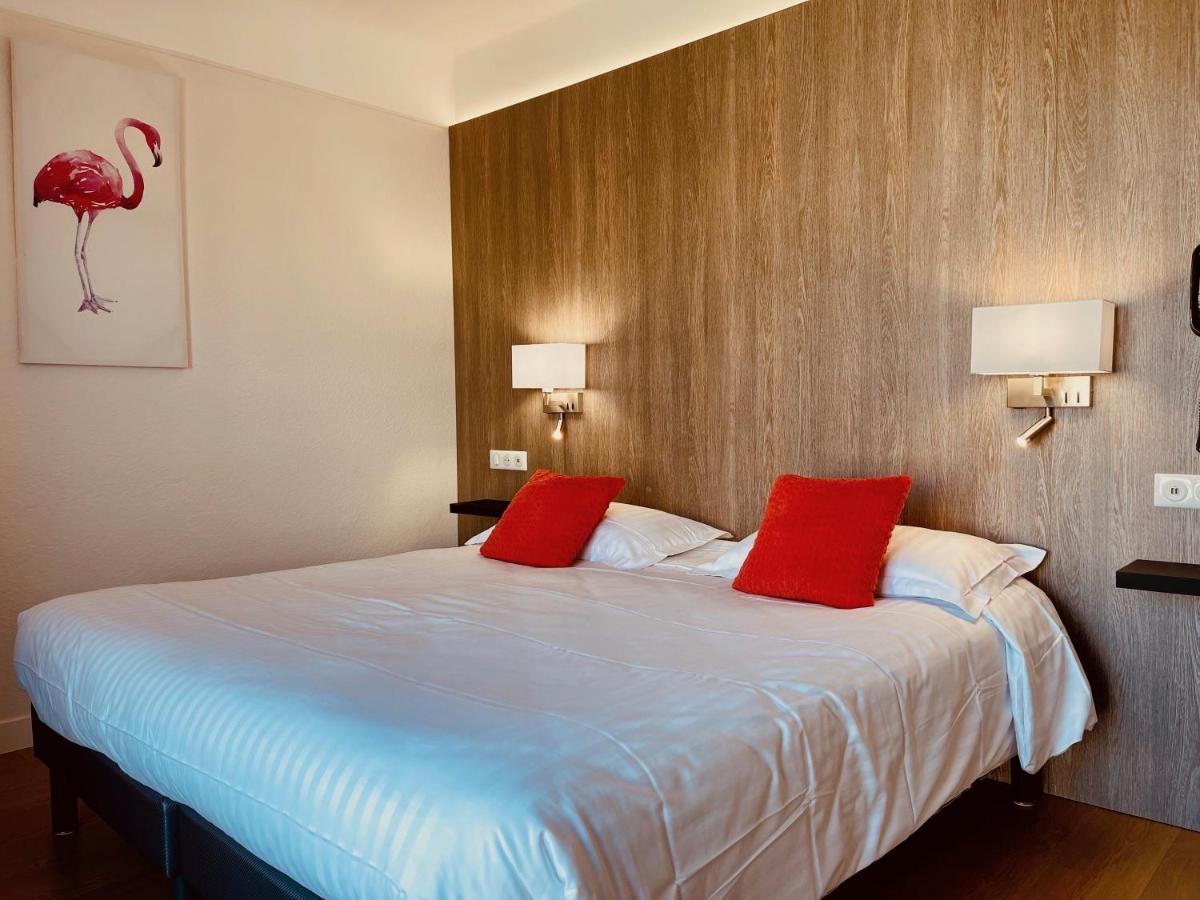 Hotel Courbet Juan-les-Pins Exterior photo